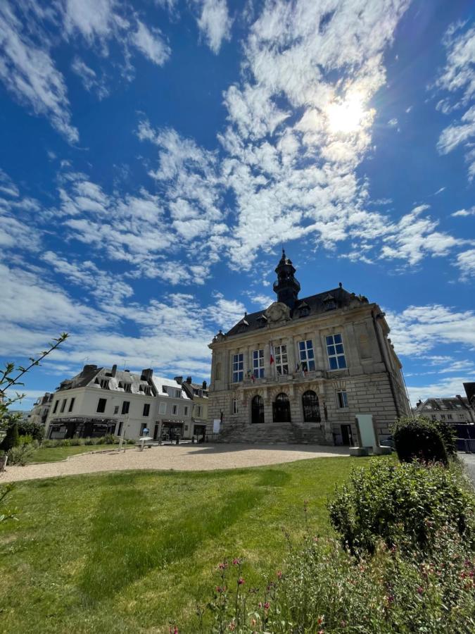 Loft Central Climatise Avec Verriere Vernon  Kültér fotó